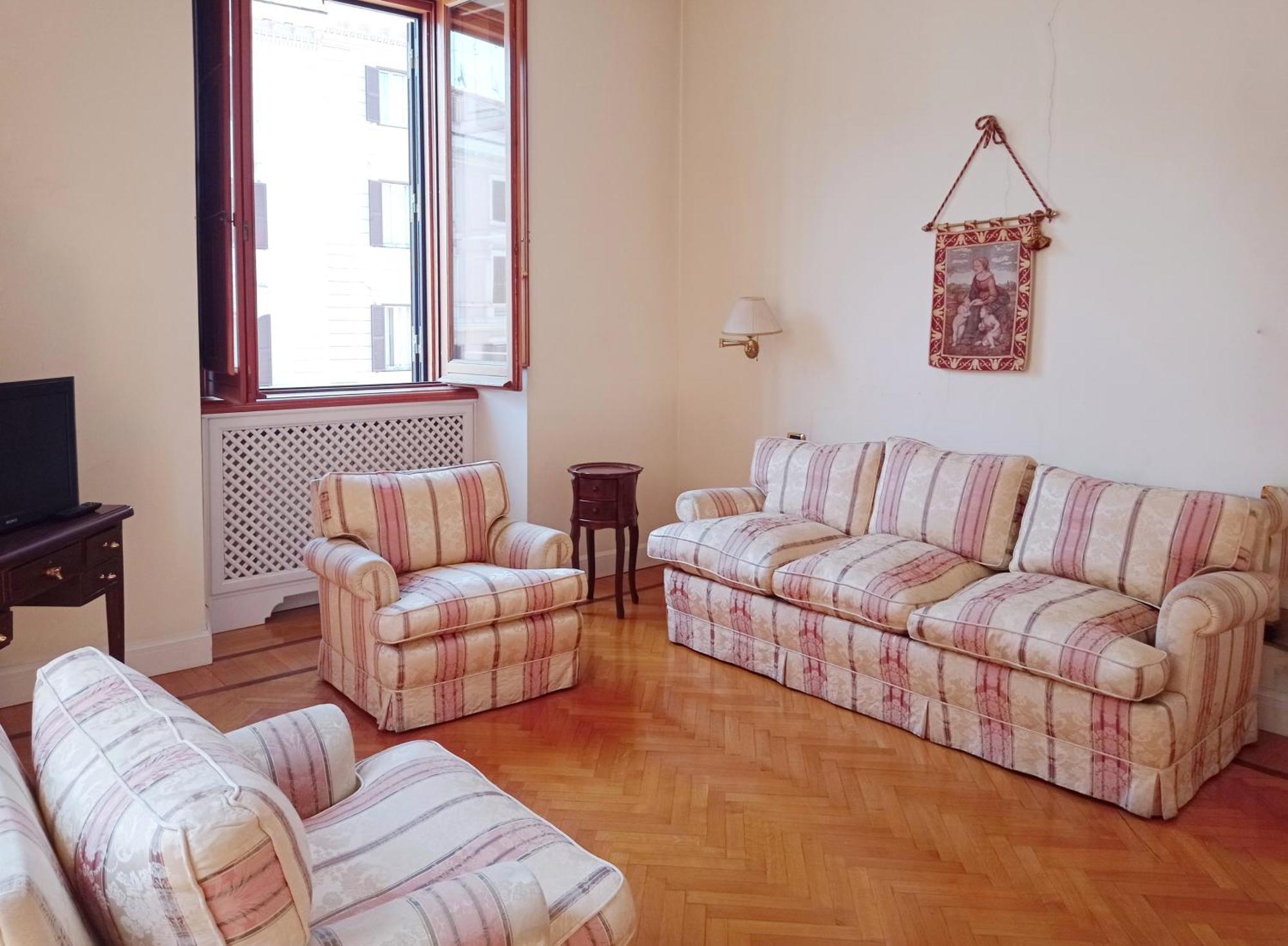 Roman Holidays Boutique Room photo